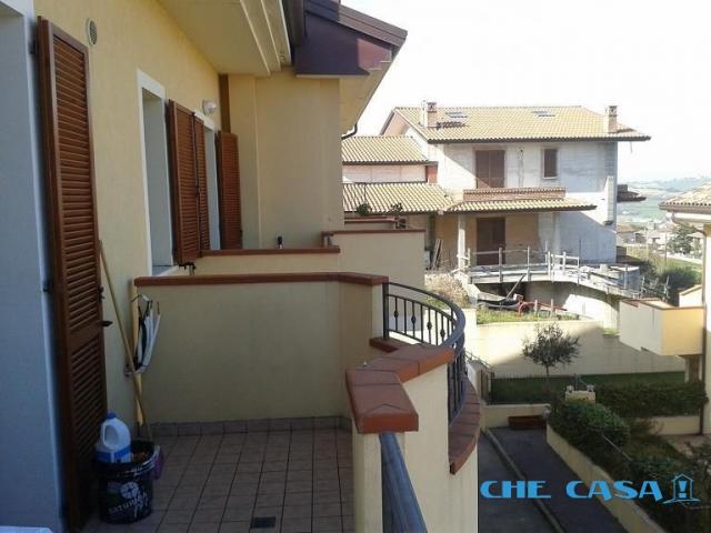 Appartamenti in Vendita - Vendesi casa singola in zona carpi pezzana