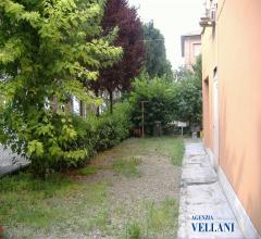 Appartamenti in Vendita - Vendesi casa singola in zona carpi pezzana