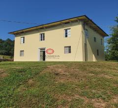 Villa padronale da ristrutturare a pochi km da lucca