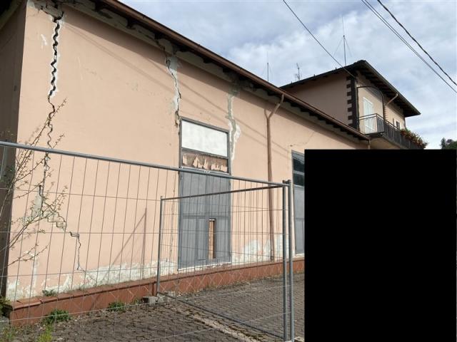 Case - Villa indip. con vista panoramica e capannone in paese