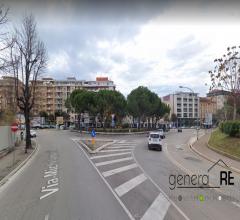 Case - Vendesi locale commerciale corso vittorio emanuele ii