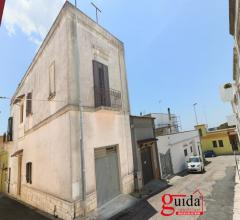 Palazzotto terra cielo panoramico con 3 bagni e 4 camere