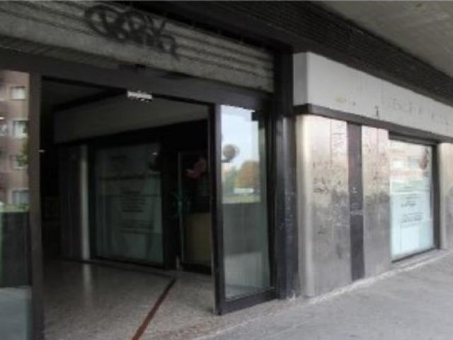 Case - Negozi, botteghe - via togliatti n. 34