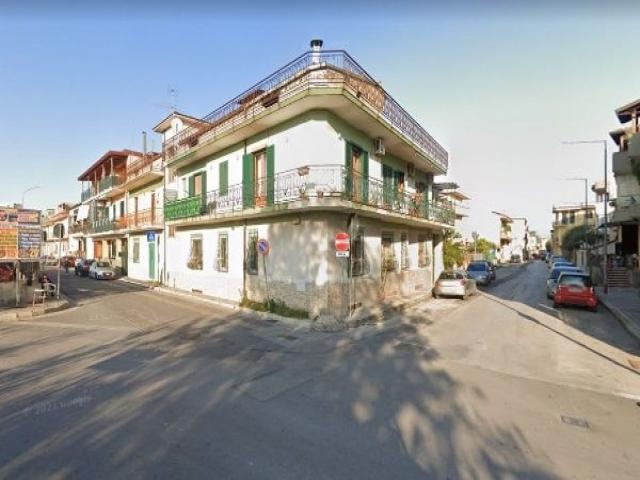 Case - Casa indipendente in vendita in via napoli