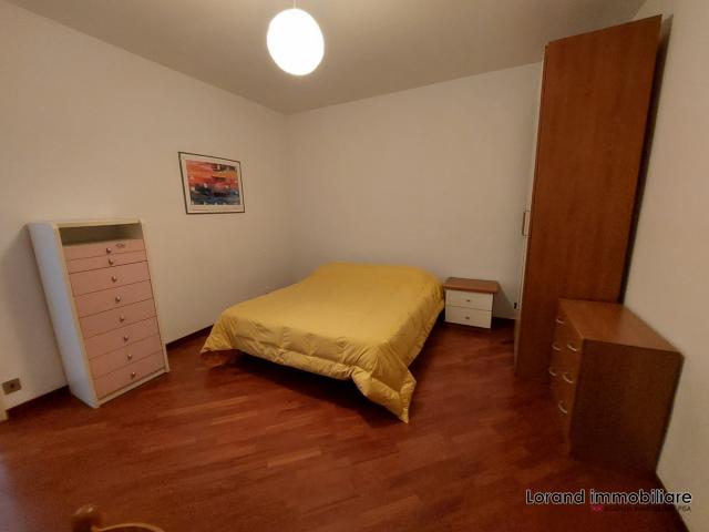 Case - Appartamento. 4 camere, doppi servizi e posto auto