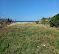 Ortoliuzzo,terreno pianeggiante e carrabile con accesso diretto al mare