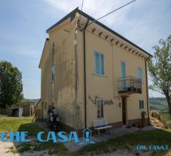 Case - Casa indipendente con terreno da ristrutturare