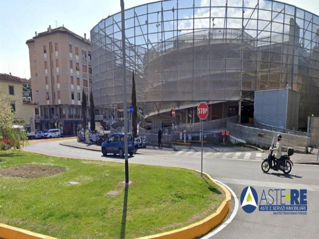 Posto auto - piazza alberti n.45/46 Case - Posto auto - piazza alberti n.45/46