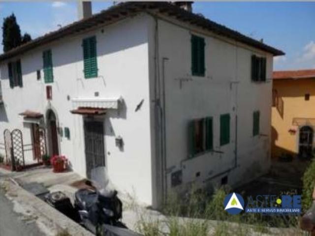 Appartamento - localita' volognano - via di volognano 4/b Case - Appartamento - localita' volognano - via di volognano 4/b