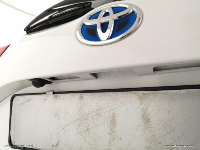 Auto - Toyota yaris 1.5 hybrid 5p. business