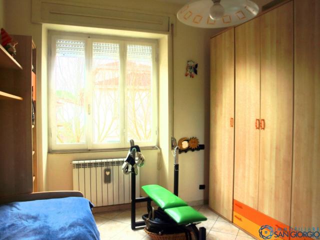 Case - Sarzana centro in bella posizione ampio appartamento 4 vani con terrazza abitabile