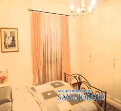 Case - Santo stefano loc ponzano in bella zona residenziale villetta semindipendente con terreno recintato.