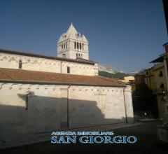 Appartamento restaurato vista sul duomo 15 min dal mare