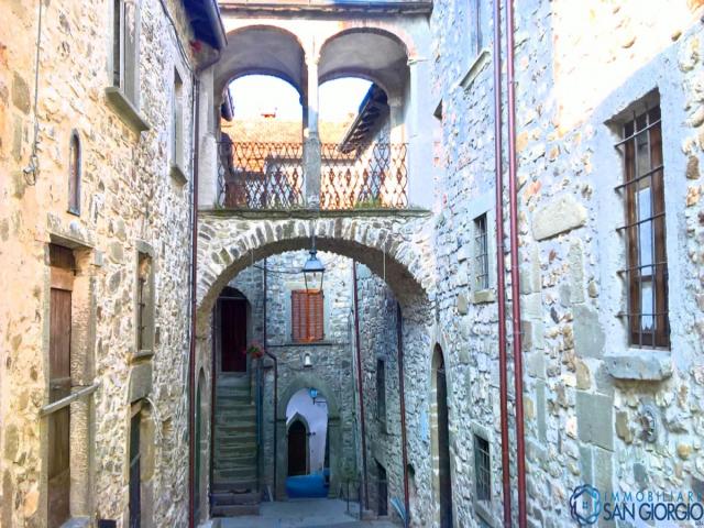 Case - Malgrate in splendido borgo medievale tipica casa in sasso restaurata con vista panoramica