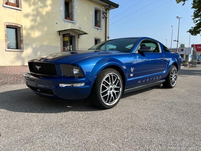Auto - Ford mustang 4.0 v6 coupe' a/t