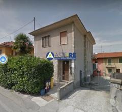 Case - Abitazione di tipo civile - via torino n.171