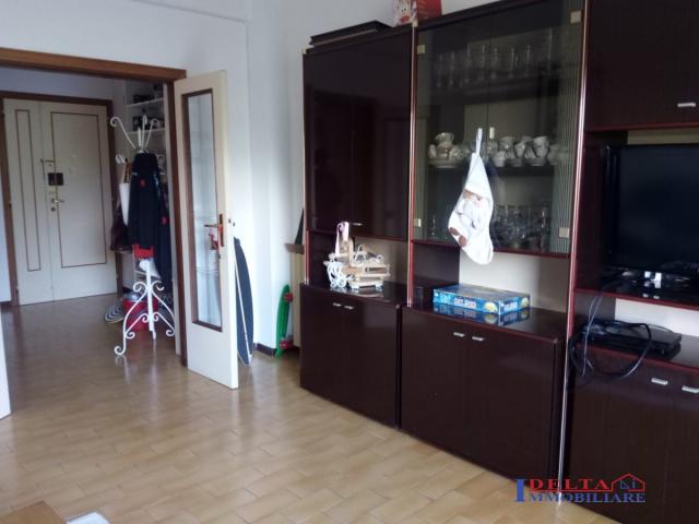 Case - Solvay - in condominio con ascensore ampio appartamento con tre camere da letto