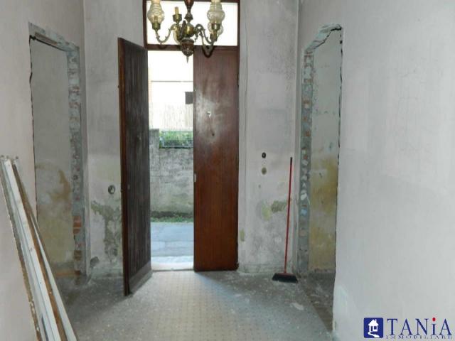 Case - Solvay - in condominio con ascensore ampio appartamento con tre camere da letto