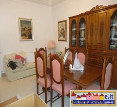 Case - Ampio trilocale a carrara