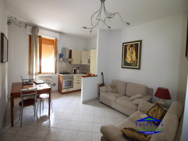 Case - Camaiore -  villa indipendente con grande giardino, piscina e depandance
