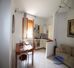 Case - Camaiore -  villa indipendente con grande giardino, piscina e depandance