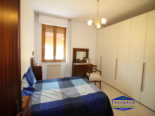 Case - Camaiore -  villa indipendente con grande giardino, piscina e depandance