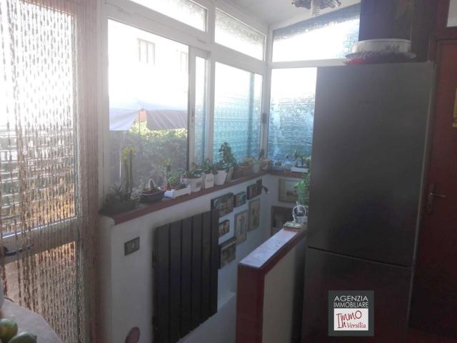 Case - Piano di conca: villetta a schiera con giardino godibile