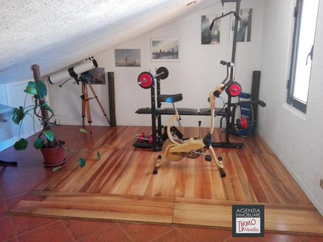 Case - Piano di conca: villetta a schiera con giardino godibile