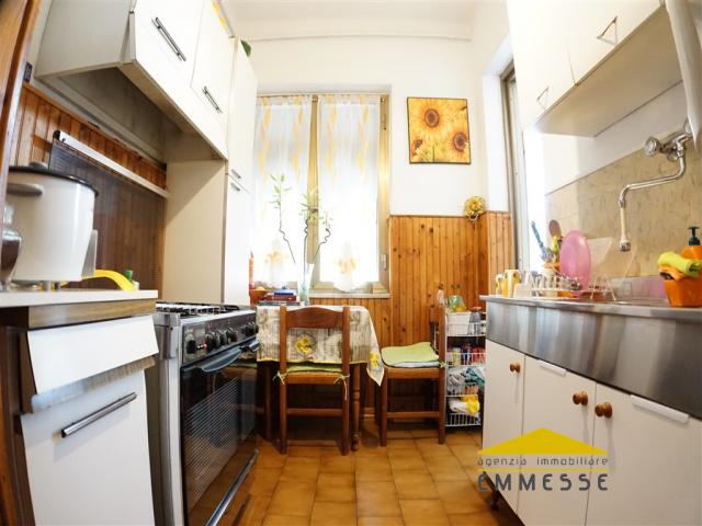 Case - Appartamento  5 vani ristrutturato