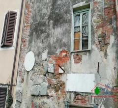 Case - Piccolo terratetto completamente da ristrutturare