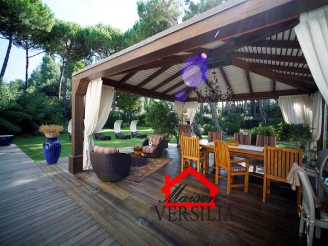 Case - Lussuosa villa con piscina e campo da tennis a due passi dal mare