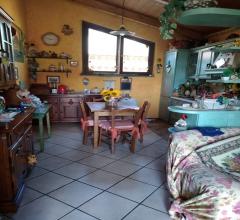 Case - Primo piano indipendente con giardino