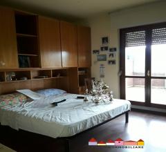 Case - Carrara attico al piano quinto
