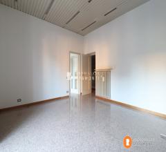 Case - Ufficio in affitto a lecco.