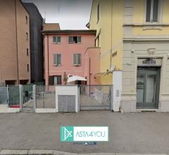 Case - Appartamento all'asta in via cesare beccaria 4, monza (mb)