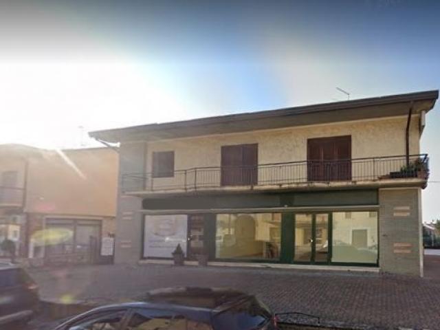 Negozi, botteghe - localit? piovezzano, via due porte n. 27 Case - Negozi, botteghe - localit? piovezzano, via due porte n. 27