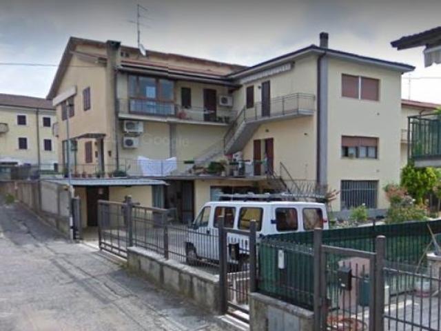 Case - Laboratori per arti e mestieri - localit? piovezzano, via due porte n. 27