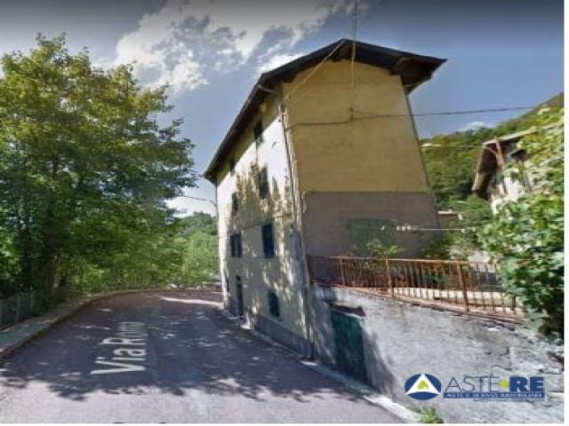 Case - Appartamento su piÙ livelli in via giardini n.13-15, fiumalbo (mo)