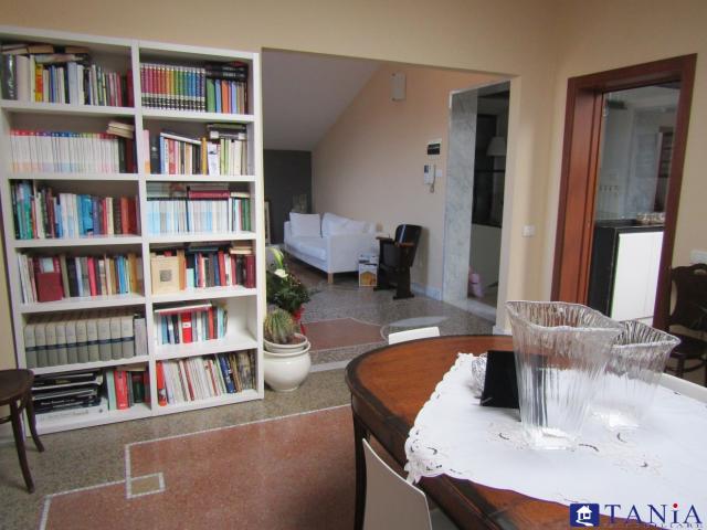 Case - Appartamento con rifiniture di pregio in villa storica rif 3886