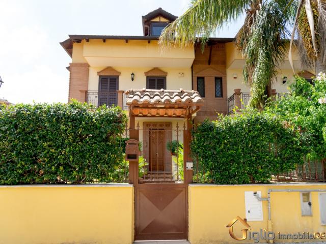 Case - Villa indipendente in parco delle palme