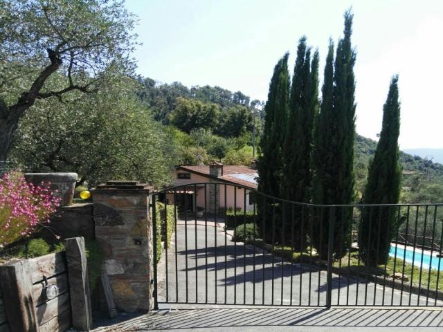 Case - Villa ristrutturata sulle colline di lucca con piscina e magnifico panorama