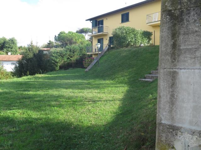 Colline di massarosa - villa indipendente panoramica con giardino e vista mare