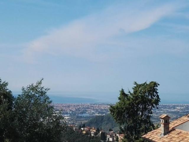 Case - Colline di massarosa - villa indipendente panoramica con giardino e vista mare