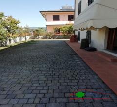 Case - Appartamento piano terreno 82 mq con garage