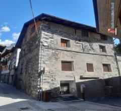 Edolo centro vendesi casa terra cielo da ristrutturare