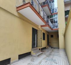 Case - Marano - c.so europa      appartamento di 4 vani al piano rialzato con ampio terrazzo a livello