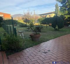 Appartamenti in Vendita - Appartamento con ingresso autonomo e giardino esclusivo in partaccia rif 3207