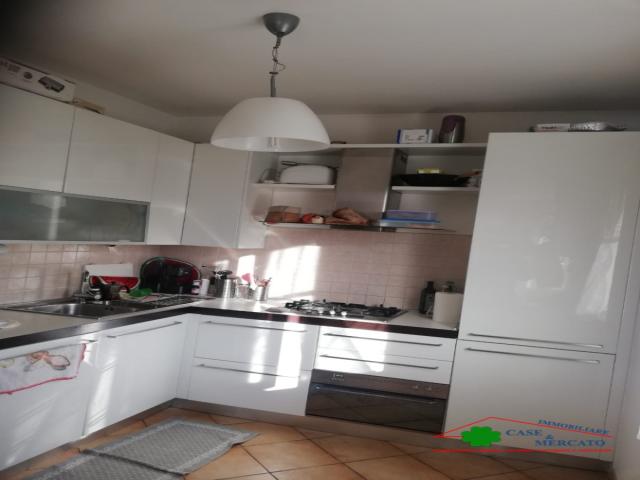 Case - Elegante appartamento in complesso residenziale zona servita