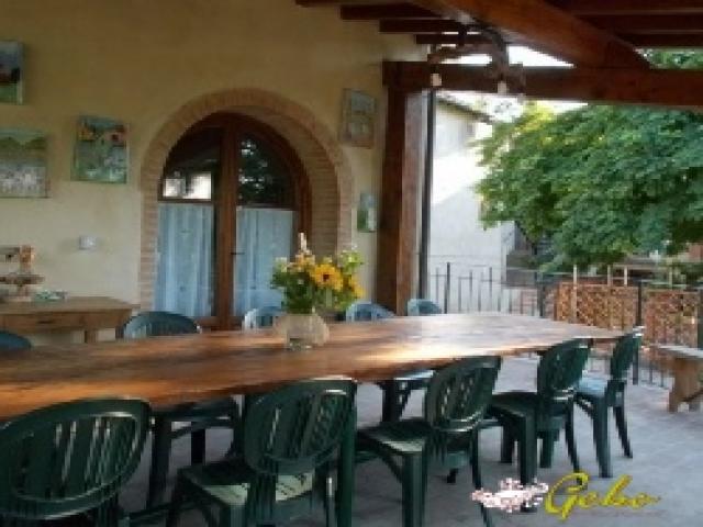 Appartamenti in Vendita - Vendesi casale di campagna con piscina e terreni