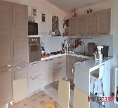 Case - Ampio appartamento con ingresso indipendente